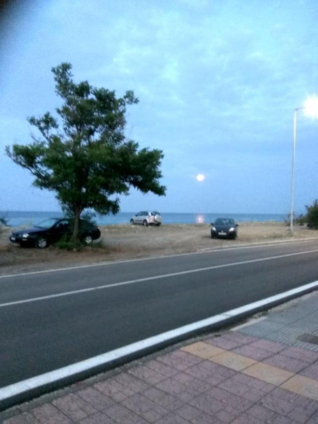 Velika Seaside Apartment Eksteriør bilde